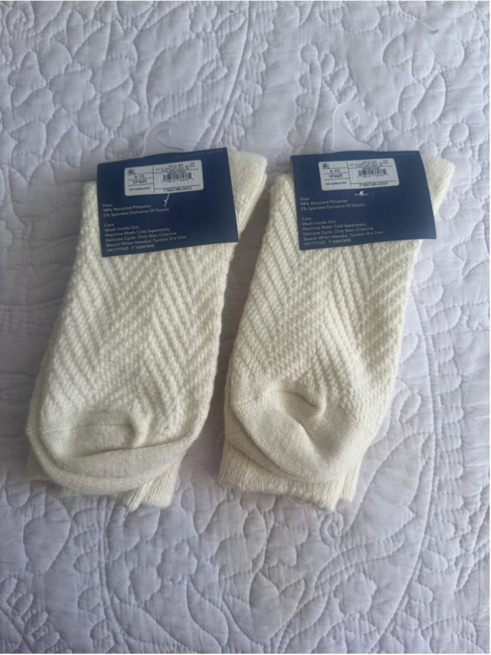 Universal Thread Crew Boot Socks One Size Cream - Picture 3 of 4